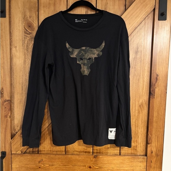 Under Armour Other - Boy’s Under Armour Youth Long Sleeve T-Shirt - Size XL